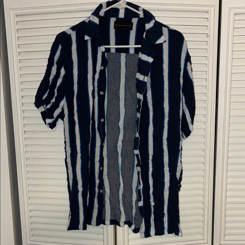 No Boundaries Men’s Navy & White Vertical Stripe Short-Sleeve Shirt